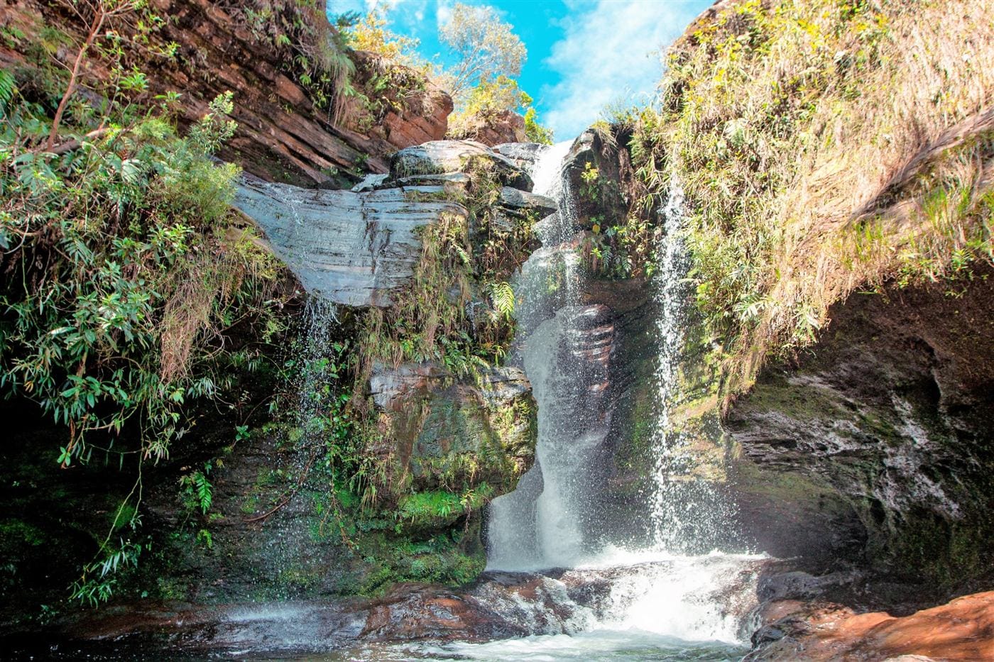 Cachoeira Pedra Furada, em Luminárias