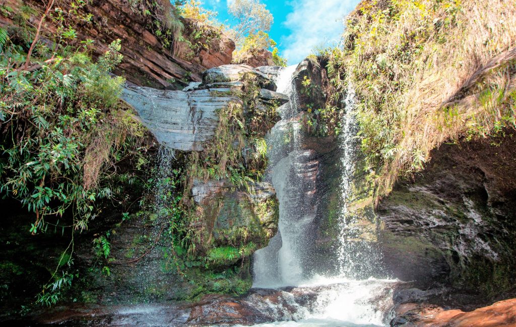 FOTO ROTA CACHOEIRA DA PEDRA FURADA LUMINARIAS MG 2